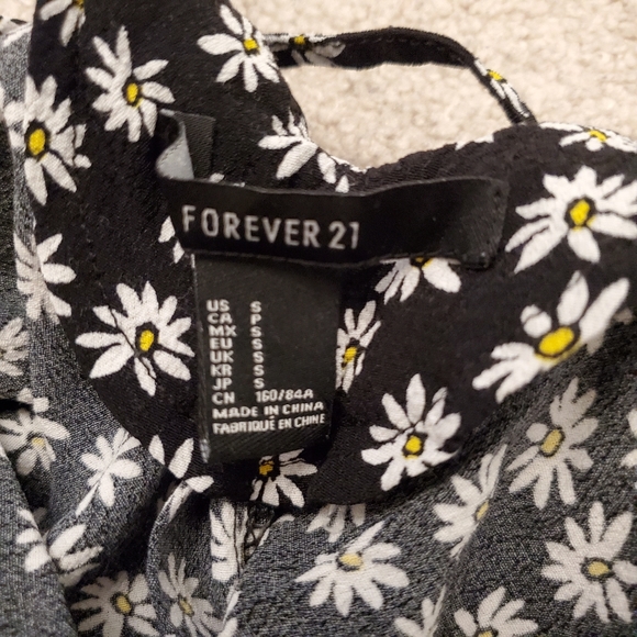 2/$20 🟠 sunflower tanktop with strappy cross back - Picture 3 of 3